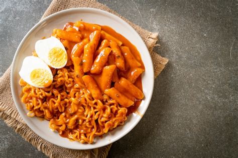 Rabokki Ramen Ou Macarr O Instant Neo Coreano E Tteokbokki Em Molho