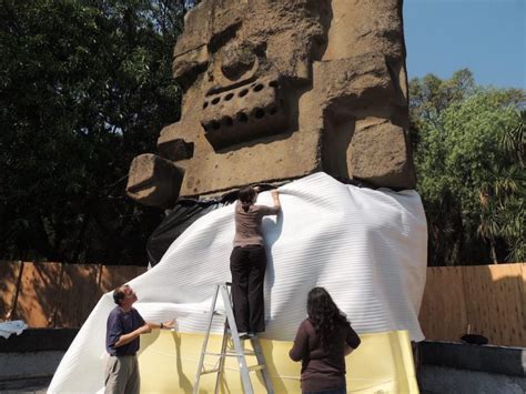 C Mo Lleg El Monolito De Tl Loc A La Cdmx National Geographic En