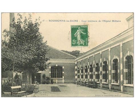 carte postale ancienne 52 BOURBONNE LES BAINS Hôpital Militaire Cour