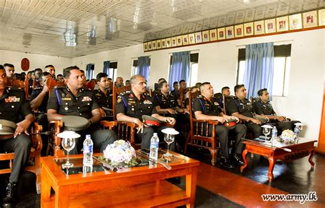 Chief Signal Officer Visits Slsc At Diyatalawa Sri Lanka Army