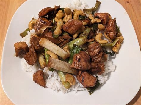 Pute mit Lauchzwiebeln und Cashewnüssen aus dem Wok von SessM Chefkoch