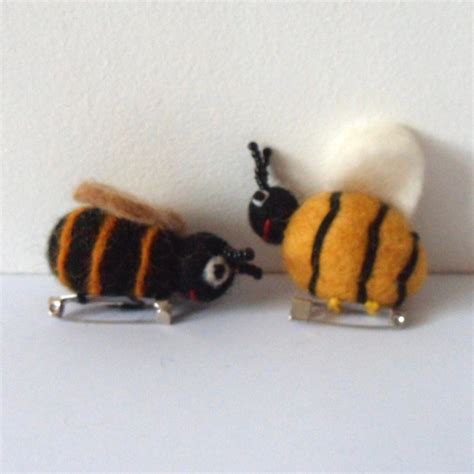 Bee brooches - Koseli