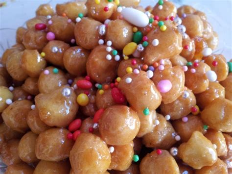 Gli Struffoli Napoletani Origini E Ricetta Di Un Dolce Sempiterno