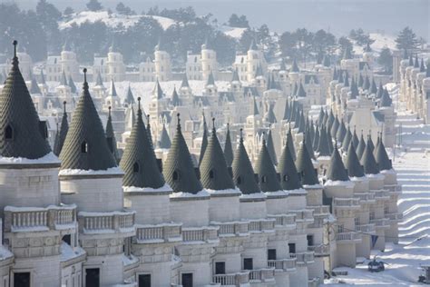 La Ciudad De Los Castillos Fantasma Burj Al Babas Pictolic