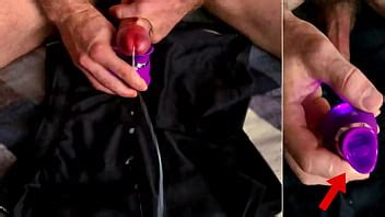 Mejor video Amateur Me CORRO una gran porción de SEMEN de un VIBRADOR