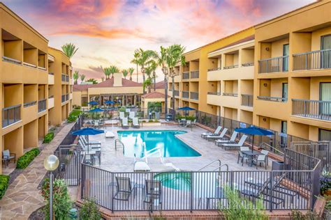 Tucson AZ Airport Hotel Photos | Courtyard Tucson Airport