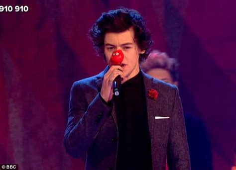 Harry Styles Dons A Red Nose As He Takes To The Stage With 1d For Comic