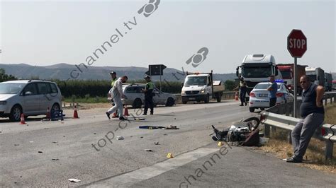 Aksident fatal në Peqin Benz i përplaset me motoçikletën ndërron