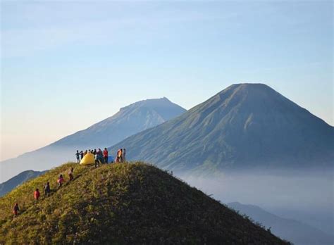 Rekomendasi Gunung Untuk Melakukan Pendakian Pertamamu