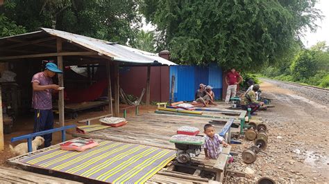 ឡរ The Bamboo Train