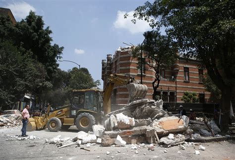 A Massive Earthquake Just Hit Mexico City These Terrifying Videos