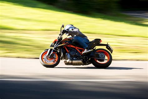 Premier Essai Ktm 1290 Super Duke R Evo Motoactus