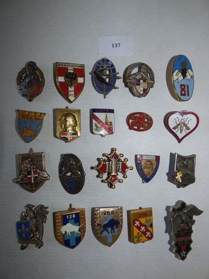 Lot De 20 Env Insignes De Linfanterie Lot 137 Aguttes