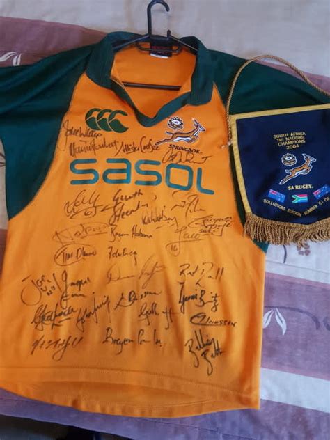 Sporting Memorabilia - Signed Springbok training jersey and pennant was ...