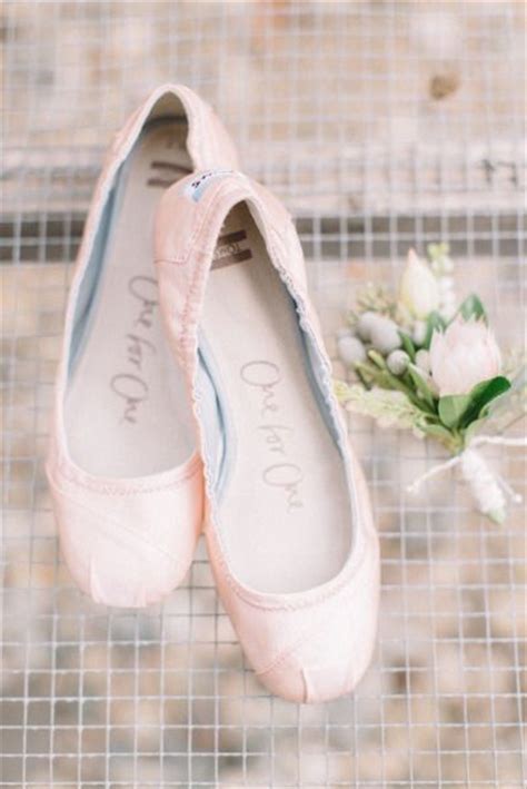 Comfortable Wedding Flats For Brides Deer Pearl Flowers