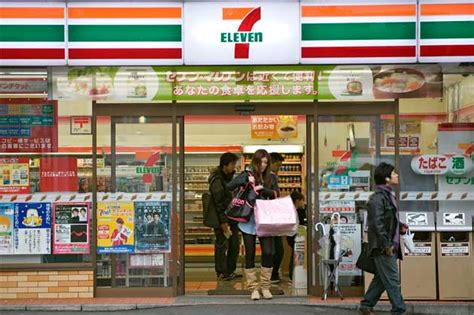 Seven Eleven Jepang Peringati Tahun Beroperasi Niindo