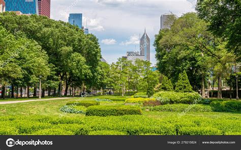 Beautiful Grant Park Chicago Chicago Illinois June 2019 – Stock ...