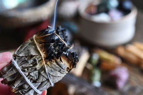 A Z Guide For Burning Sage History Benefits How To Smudge In 2022