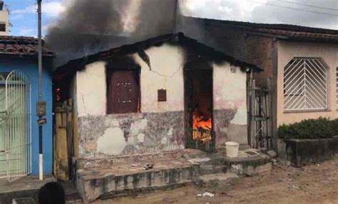 Idosa problemas mentais incendeia a própria casa no Centro de