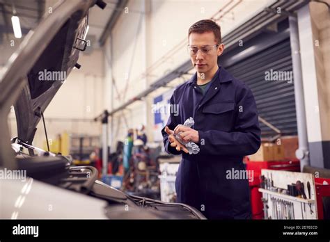 Mechanic Hands Working Engine Hi Res Stock Photography And Images Alamy