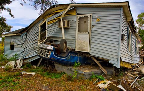 How Do Hurricanes Affect Your Roof