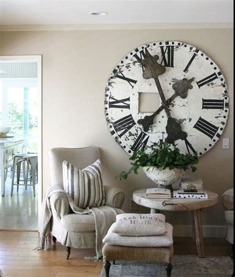 11 Outstanding Interior Designs with Large Clocks