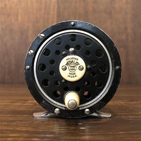 Pflueger Medalist Sculpted Pillar Fly Fishing Reel