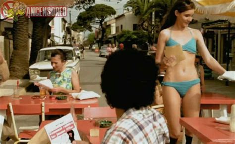 Naked Clotilde Courau in La Parenthèse enchantée