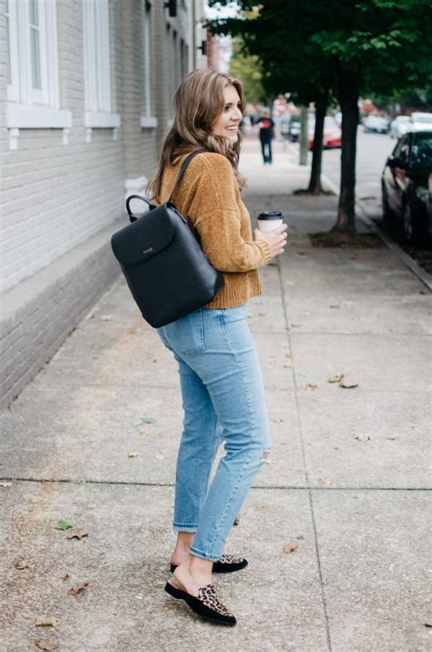 Must Have Jeans For Fall How To Wear Mom Jeans By Lauren M