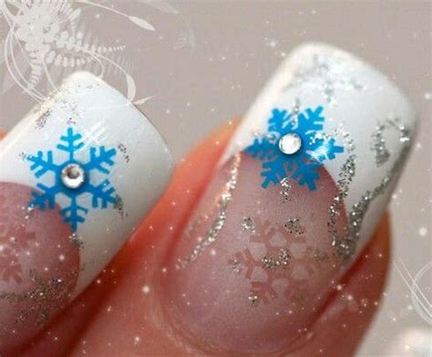 Flocos De Neve Snowflake Nail Art Christmas Nail Art Designs