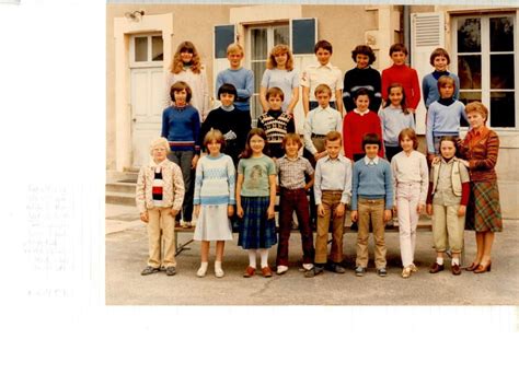 Photo De Classe CLASSE DE CM2 De 1981 Ecole Albert Camus La Machine