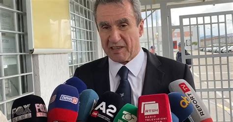 Vizitoi Belerin në burg kërcënon politikani grek Shqipëria nuk ka