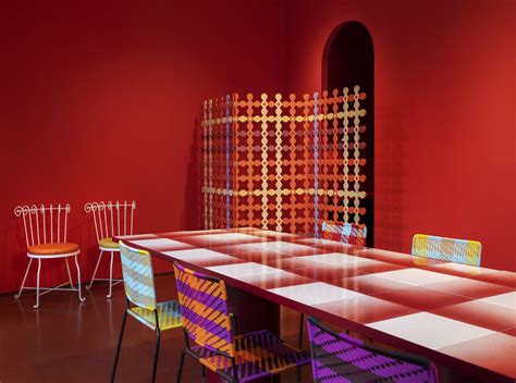 REDS & TARTANS | Projects | India Mahdavi