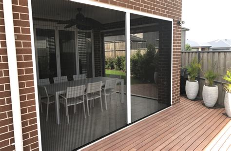 Retractable Fly Screen Doors | Flyscreens for Windows & Door