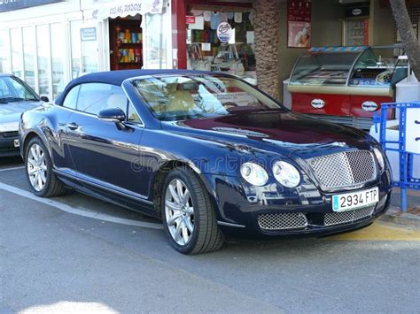 Blue Color Convertible Bentley Editorial Stock Image - Image of outdoors, grille: 61860409