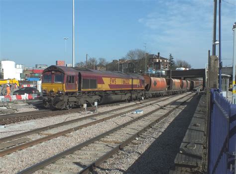 66232 Acton Main Line EWS Class 66 No 66232 Passes Acto Flickr