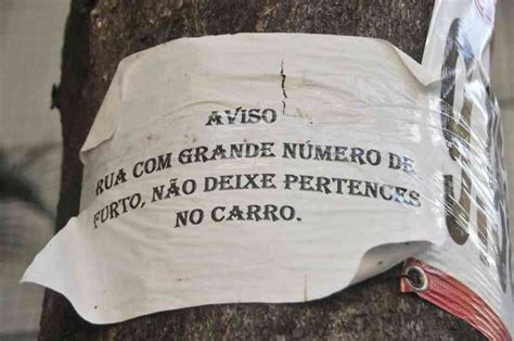 Moradores De Bairro Em Bh Usam Rvores Para Denunciar Furto Em Ve Culos