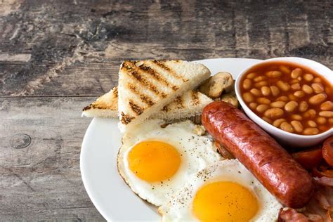 O Caf Da Manh Ingl S Completo Tradicional Ovos Fritos Salsichas