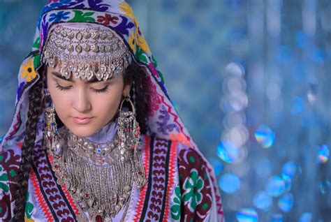 Tajik Zelma Yang