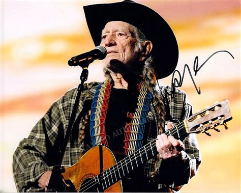 Willie Nelson Autograph Signed Photograph – Tamino