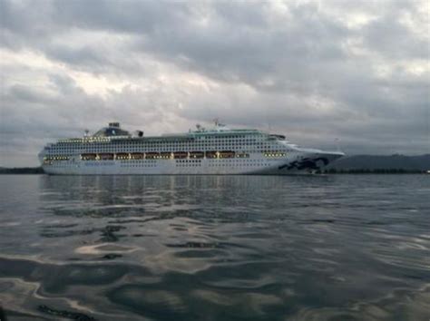 Kapal Pesiar Membawa Dua Ribu Wisatawan Singgah Di Lombok INSIDELOMBOK