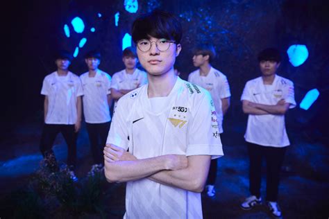 Legacy Triumphs Over The Future T1 Dominate Hanwha Life Esports To