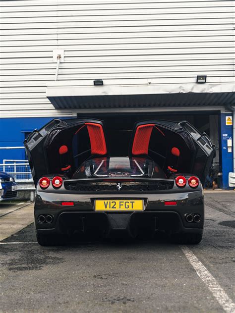 Carbon Enzo Ferrari Enzo With Exposed Carbon Fibre Body Mattia