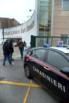 Milano Medico Aggredito Con Un Machete Nel Parcheggio Del Policlinico