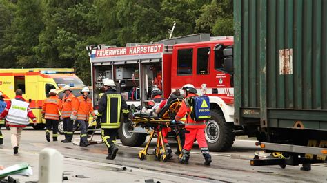 T Dlicher Unfall In Gro Ippener Auf Der Autobahn