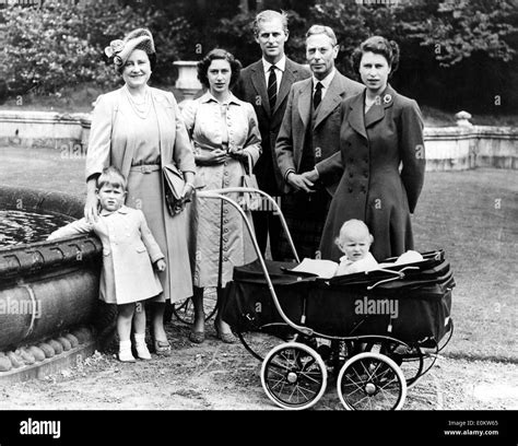 The royal family carriage hi-res stock photography and images - Alamy