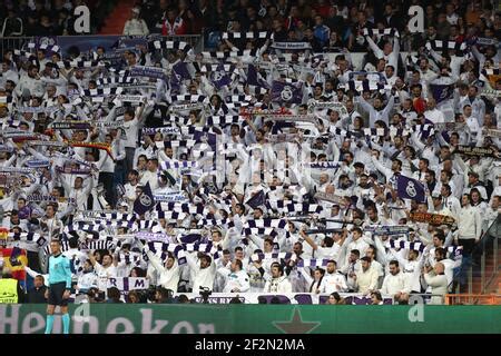 Fans Von Real Madrid Winken Beim Uefa Champions League Halbfinale Nd