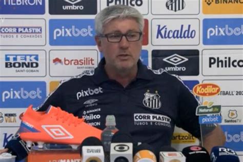 Santos demite o técnico Odair Hellmann Agência CH