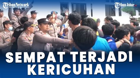 Mahasiswa Bentok Dengan Polisi Massa Aksi Ngotot Ingin Bertemu Pj Wali