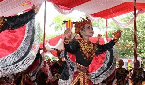 Festival Remo Dan Yosakoi Di Taman Surya Surabaya Suara Surabaya